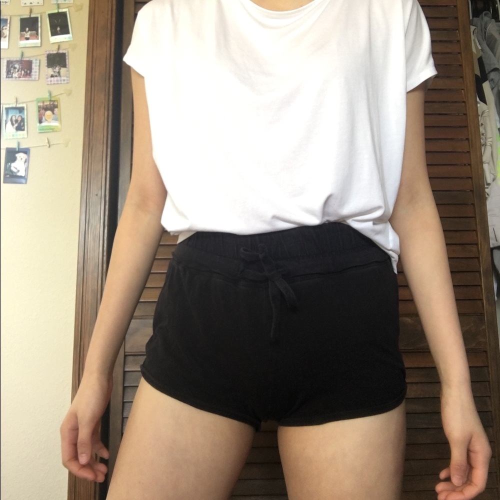 Elastic black lounge shorts